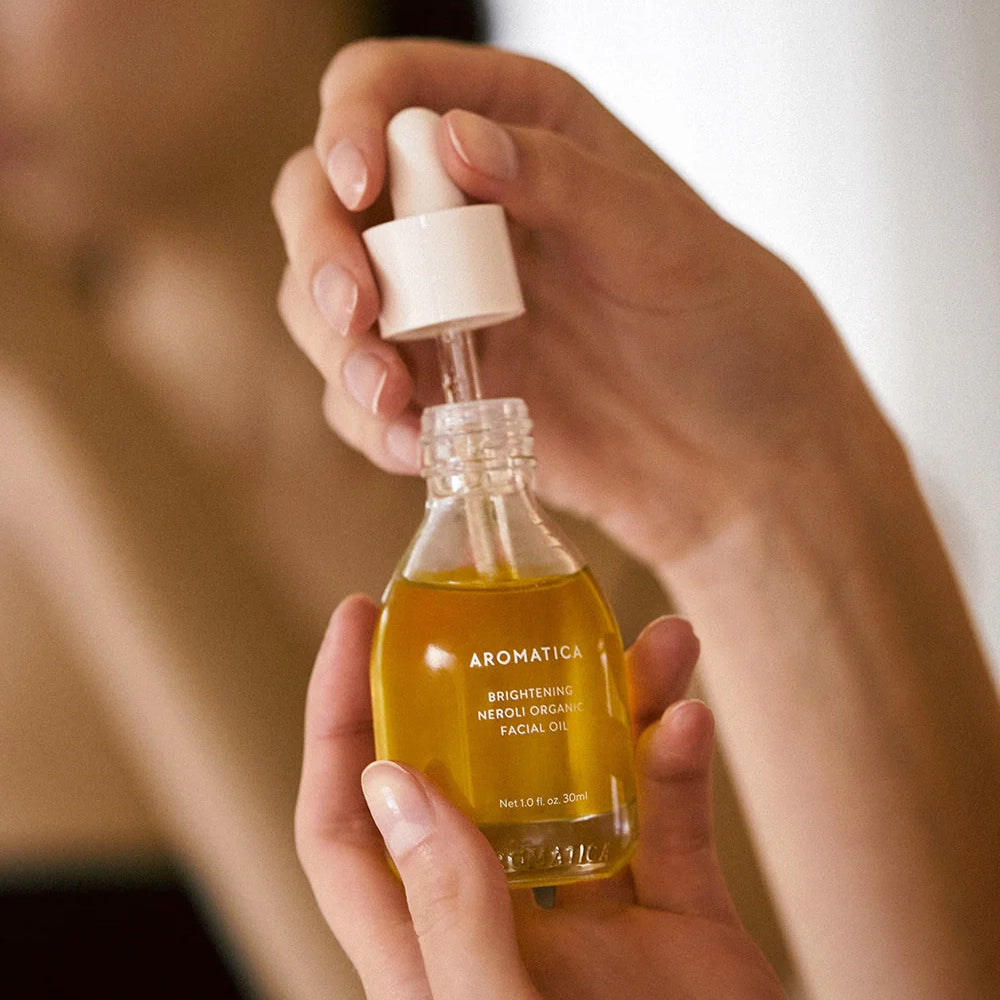 Eļļa sejas ādas mirdzumam Aromatica Organic Neroli Brightening Facial Oil
