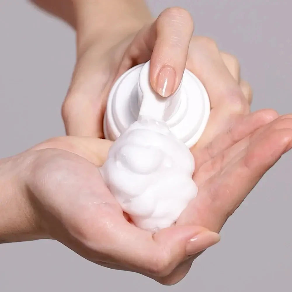 Hipoalerģiskas mitrinošas putiņas sejas mazgāšanai Etude House SoonJung pH 6.5 Whip Cleanser