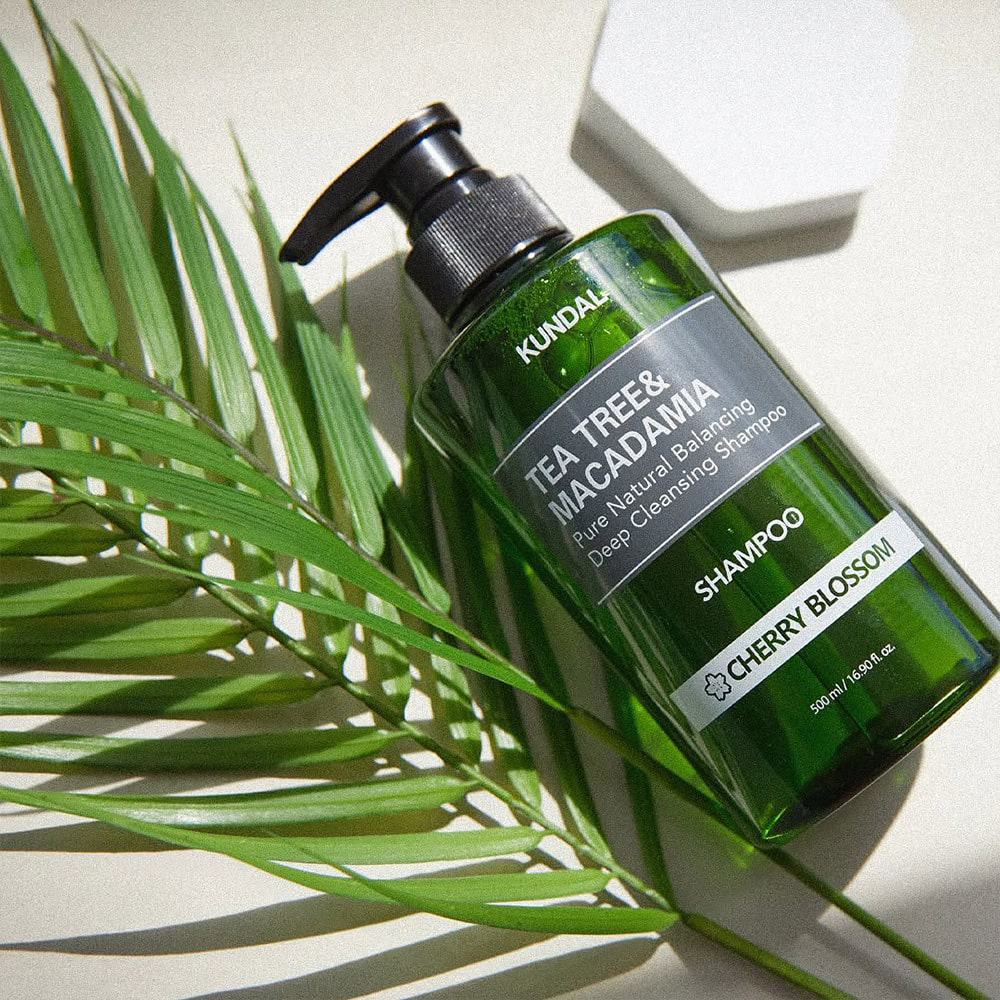 Dziļi attīrošs šampūns Kundal Tea Tree & Macadamia Deep Cleansing Shampoo Cherry Blossom