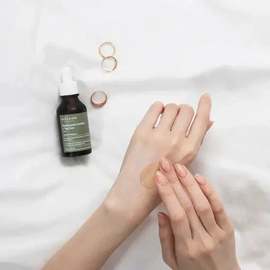 Nomierinoša ampula ar Sirdsveida hotūnija un tējas koku Mary&May Houttuynia Cordata + Tea Tree Serum