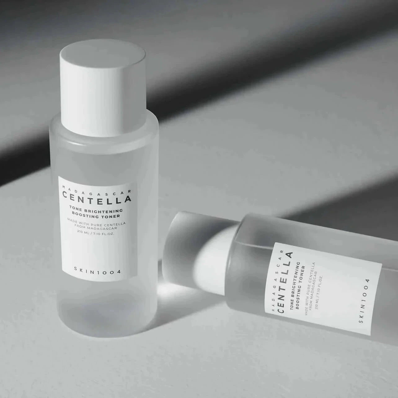 Maigs, ādu balinošs toniks ar centellu SKIN1004 Madagascar Centella Tone Brightening Boosting Toner